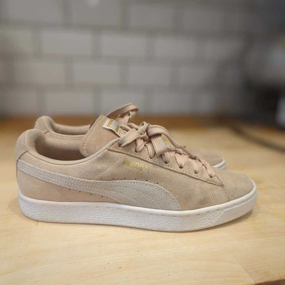 Puma Sneakers (Size 9)